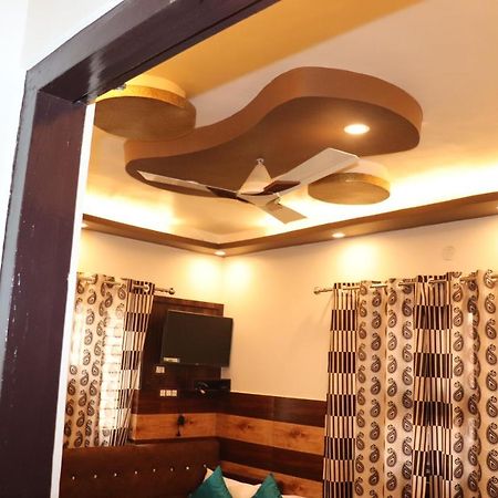 Hotel Famous Haridwar Exterior photo